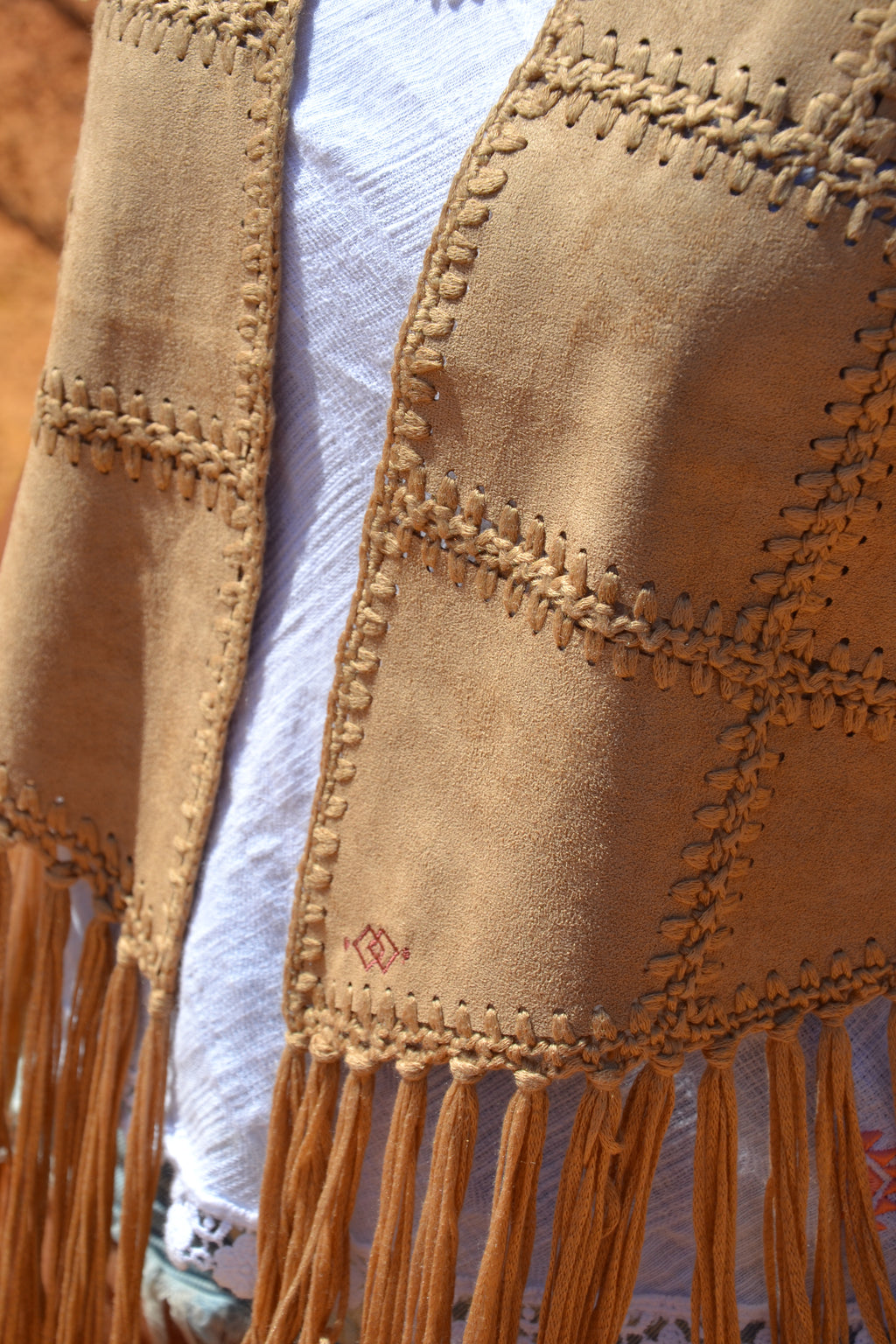 Fringe Vest — Veste sans manches à franges - camel